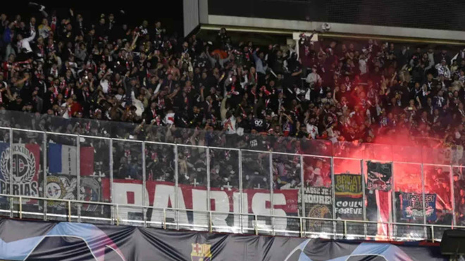 Les ultras du PSG ont mis le feu à Montjuïc, les fans du FC Barcelone dégoutés !