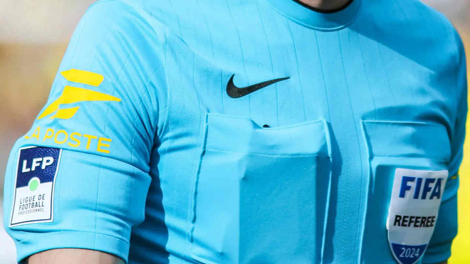 Salaires des arbitres de Ligue 1 : le coup de pression du syndicat SAFE Salaires des arbitres de Ligue 1 : le coup de pression du syndicat SAFE