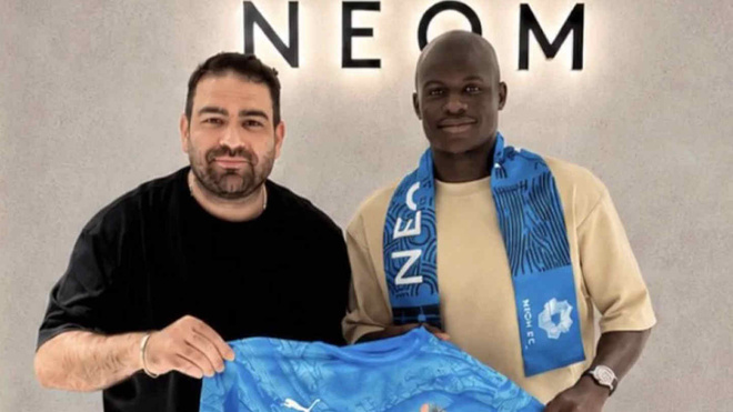 Malang Sarr (ex RC Lens) menacé par des hommes de main Malang Sarr (ex RC Lens) menacé par des hommes de main