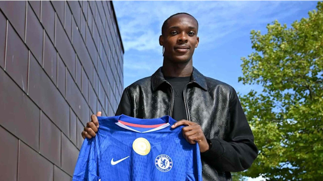 Emanuel Emegha (ex Strasbourg) sombre dans le ridicule à Chelsea
