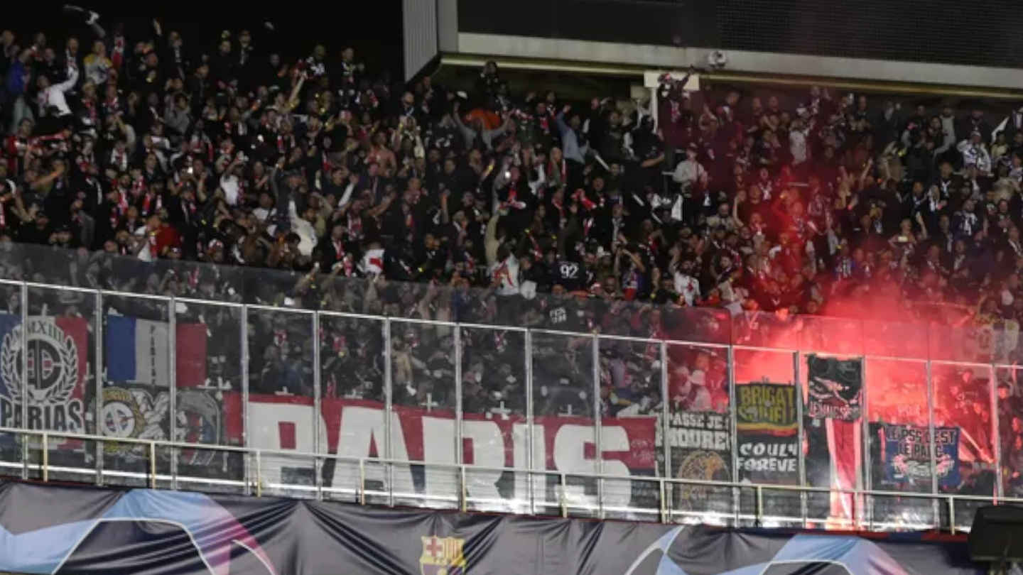 Les ultras du PSG ont mis le feu à Montjuïc, les fans du FC Barcelone dégoutés !