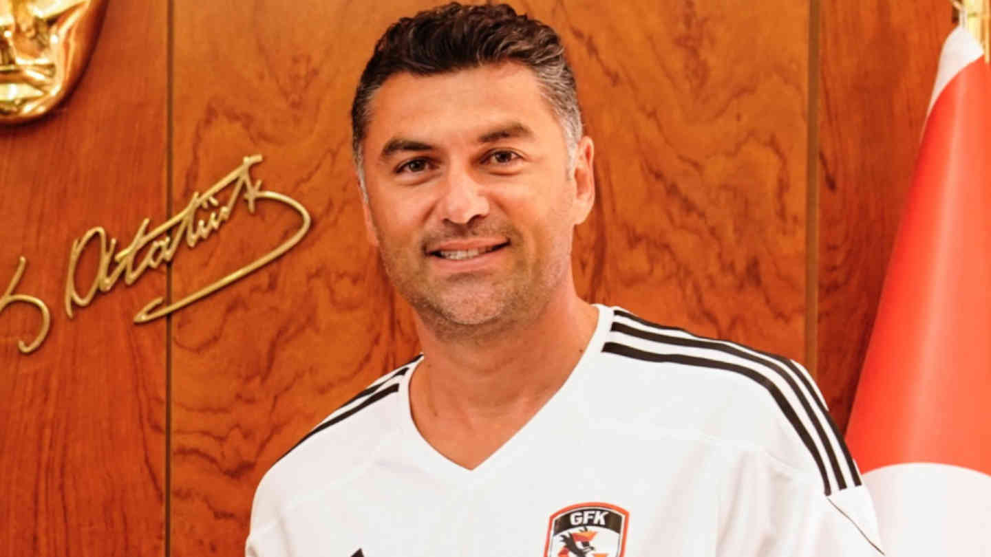 Burak Yilmaz au LOSC pour remplacer Bruno Genesio ?