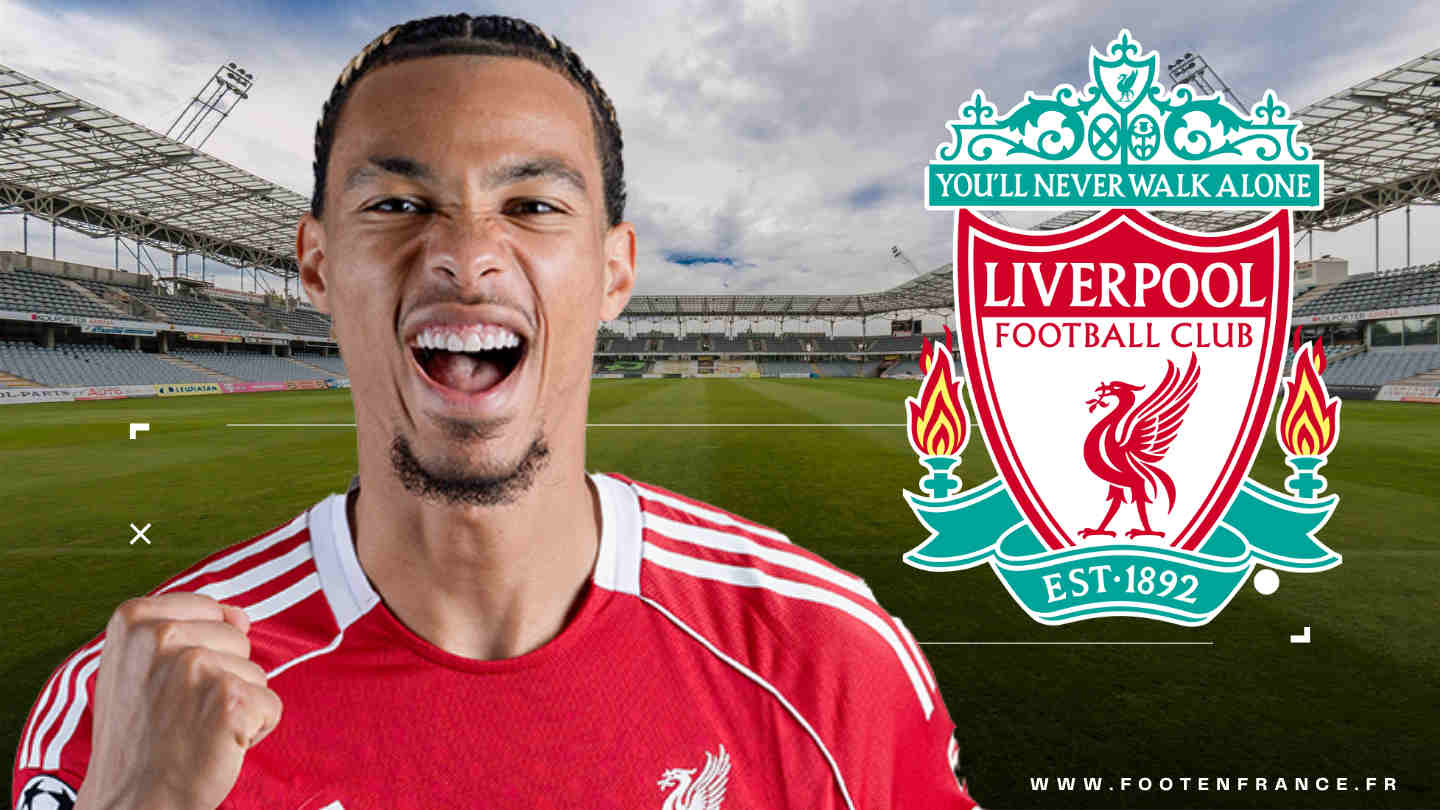 Hugo Ekitike (Liverpool) fauché en plein vole