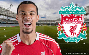 Hugo Ekitike (Liverpool) fauché en plein vole